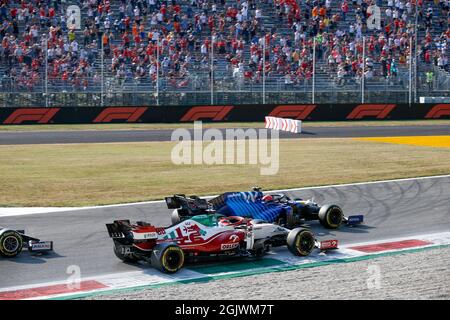 Monza, Italien. September 2021. # 88 Robert Kubica (POL, Alfa Romeo Racing ORLEN), # 63 George Russell (GBR, Williams Racing), F1 Grand Prix von Italien beim Autodromo Nazionale Monza am 11. September 2021 in Monza, Italien. (Foto von HOCH ZWEI) Quelle: dpa/Alamy Live News Stockfoto