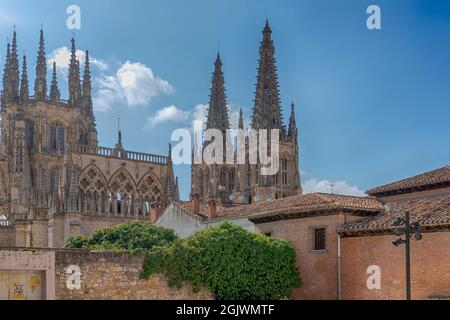 Außenansicht der wunderschönen Kathedrale von Burgos in Castilla Leon, Spanien. Stockfoto