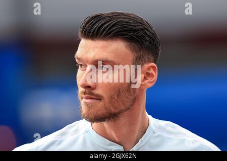 Nottingham, Großbritannien. September 2021. Kieffer Moore #10 von Cardiff City kommt am 9/12/2021 auf dem City Ground in Nottingham, Großbritannien an. (Foto von Mark Cosgrove/News Images/Sipa USA) Quelle: SIPA USA/Alamy Live News Stockfoto