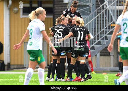 Stockholm, Schweden. September 2021. FC Rosengard feiert Tor während des Spiels in der Schwedischen Liga OBOS Damallsvenskan am 12. September 2021 zwischen Hammarby IF und FC Rosengard bei Hammarby IP in Stockholm, Schweden Quelle: SPP Sport Pressefoto. /Alamy Live News Stockfoto