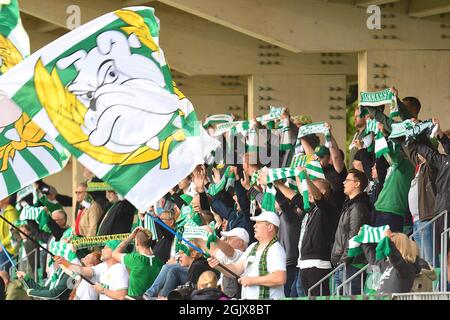 Stockholm, Schweden. September 2021. Hammarby IF FF Fans singen während des Spiels in der Schwedischen Liga OBOS Damallsvenskan am 12. September 2021 zwischen Hammarby IF und FC Rosengard im Hammarby IP in Stockholm, Schweden Quelle: SPP Sport Pressefoto. /Alamy Live News Stockfoto