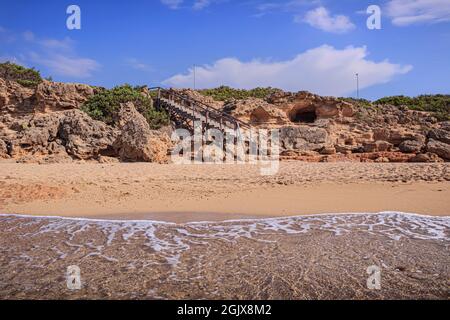 Italien entdecken: Einer der schönsten italienischen Strände in Apulien liegt im Dune Park Campomarino. Stockfoto