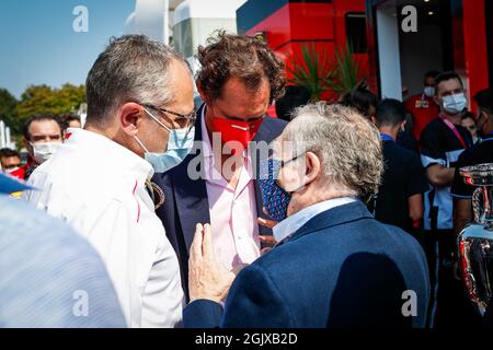 TODT Jean (Fra), FIA President, DOMENICALLI Stefano (ita), Chairman und CEO der Formula One Group FOG, und Elkann John, Chairman und Chief Executive Officer von EXOR und Chairman von Fiat Chrysler, im Fahrerlager während des Formel 1 Heineken Gran Premio D'italia 2021, Grand Prix von Italien, 14. Lauf der FIA Formel-1-Weltmeisterschaft 2021 vom 9. Bis 12. September 2021 auf dem Autodromo Nazionale di Monza in Monza, Italien Stockfoto