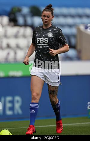 LEICESTER, GROSSBRITANNIEN, 12. SEPTEMBER. Natasha Flint von Leicester City Women erwärmt sich am Sonntag, 12. September 2021, vor dem Barclays FA Women's Super League-Spiel zwischen Leicester City und Manchester United im King Power Stadium, Leicester. (Kredit: James Holyoak | MI News) Kredit: MI Nachrichten & Sport /Alamy Live News Stockfoto