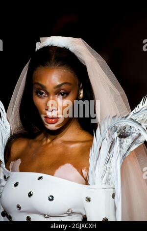 Model Winnie Harlow läuft auf dem Laufsteg bei der Christian Cowan Modenschau während der Spring/Summer 2022 Collections Fashion Show auf der New York Fashion Week in New York, NY am 10. September 2021. (Foto von Jonas Gustavsson/Sipa USA) Stockfoto