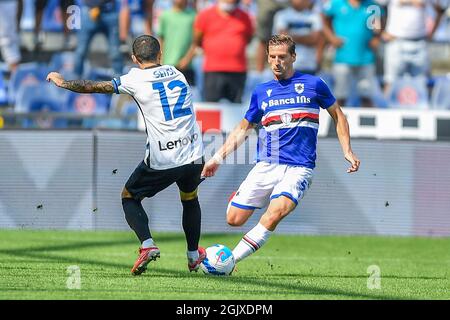 Stefano Sensi (Inter), ADRIEN SILVA (Sampdoria) während des Spiels UC Sampdoria gegen Inter - FC Internazionale, Italienische Fußballserie A in Genua, Italien, September 12 2021 Stockfoto