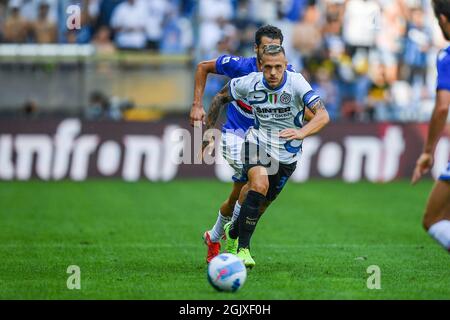 Genua, Italien. September 2021. FEDERICO DIMARCO (Inter), ANTONIO CANDREVA (Sampdoria) während des Spiels UC Sampdoria vs Inter - FC Internazionale, Italienische Fußballserie A in Genua, Italien, September 12 2021 Credit: Independent Photo Agency/Alamy Live News Stockfoto