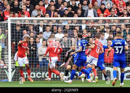 Nottingham, Großbritannien. September 2021. Lewis Grabban #7 von Nottingham Forest erzielt am 9/12/2021 in Nottingham, Großbritannien, einen 1-0. (Foto von Mark Cosgrove/News Images/Sipa USA) Quelle: SIPA USA/Alamy Live News Stockfoto