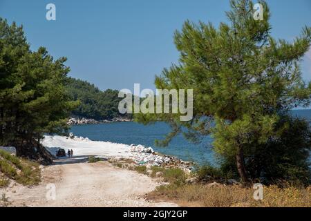 Marmorstrand Thassos Tour Griechenland, Menschen zu Fuß, Ägäisches Meer Stockfoto