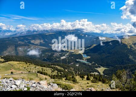 La molina Cataluña España, Paisajes de los pirineos de Cataluña Stockfoto