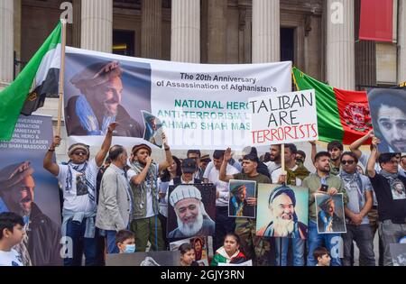 London, Großbritannien. September 2021. Am 20. Jahrestag der Tötung des Oppositionskommandanten Ahmad Shah Massoud versammelten sich Demonstranten auf dem Trafalgar Square, um gegen die Übernahme der Taliban zu protestieren und Großbritannien und die internationale Gemeinschaft aufzufordern, Afghanistan zu helfen. Kredit: Vuk Valcic/Alamy Live Nachrichten Stockfoto