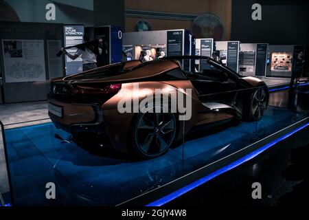 Im Fokus stehen die innovativen Technologiethemen von BMW i: Der vollelektrische BMW i3 als konsequent nachhaltig konzipiertes emissionsfreies Fahrzeug für den Innenraum Stockfoto