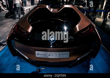 Im Fokus stehen die innovativen Technologiethemen von BMW i: Der vollelektrische BMW i3 als konsequent nachhaltig konzipiertes emissionsfreies Fahrzeug für den Innenraum Stockfoto