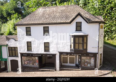 Godshill, Isle of Wight, 2021. Das Model Village in Godshill liegt auf dem Gelände des Alten Pfarrvikars und ist ein zeitloser Ort vergangener Zeiten Stockfoto