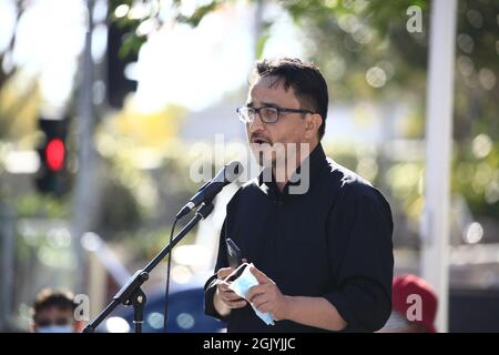 Brisbane, Australien. September 2021. Der pakistanische Imran spricht während der Demonstration.das Refugee Action Collective organisierte eine Kundgebung auf dem King George Square in Brisbane, um mehr Unterstützung für Menschen zu fordern, die der Taliban-Herrschaft in Afghanistan entkommen, sowie mehr dauerhafte Visa, ein Ende des vom UNHCR anerkannten Einreiseverbots für Flüchtlinge über Indonesien und ein Recht auf Familienzusammenführung. (Foto von Joshua Prieto/SOPA Images/Sipa USA) Quelle: SIPA USA/Alamy Live News Stockfoto