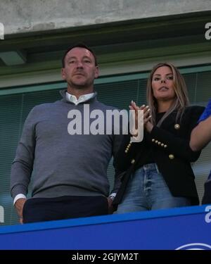 London, Großbritannien. September 2021. John Terry und seine Frau Toni Terry während des Premier League-Spiels zwischen Chelsea und Aston Villa in Stamford Bridge, London, England am 11. September 2021. Foto von Andy Rowland. Kredit: Prime Media Images/Alamy Live Nachrichten Gutschrift: Prime Media Images/Alamy Live Nachrichten Stockfoto