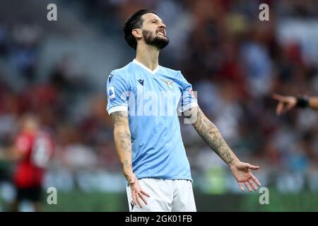 Mailand, Italien. September 2021. Luis Alberto von der SS Lazio sieht am 12 2021. September im Stadio Giuseppe Meazza in Mailand, Italien, in der Serie A zwischen AC Mailand und SS Lazio niedergeschlagen aus. Quelle: Marco Canoniero/Alamy Live News Stockfoto