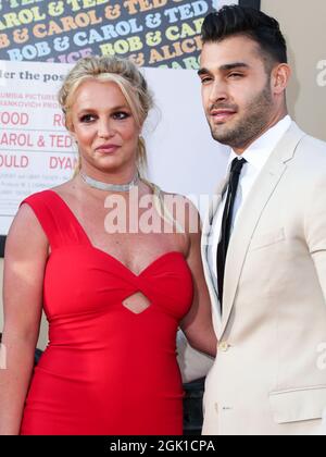 Hollywood, Usa. September 2021. (FILE) Britney Spears ist nach fast 5 Jahren zusammen mit Sam Asghari verlobt. HOLLYWOOD, LOS ANGELES, KALIFORNIEN, USA - 22. JULI: Die Sängerin Britney Spears und ihr Freund/persönlicher Trainer Sam Asghari kommen zur Weltpremiere von „Once Upon a Time in Hollywood“ von Sony Picters, die am 22. Juli 2019 im TCL Chinese Theatre IMAX in Hollywood, Los Angeles, Kalifornien, USA, stattfand. (Foto von Xavier Collin/Image Press Agency) Quelle: Image Press Agency/Alamy Live News Stockfoto