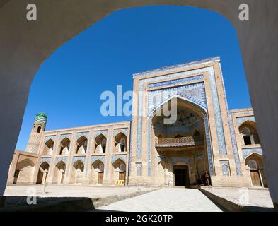 Mohammed Rakhim Khan Medressa in Itchan Kala (Ichon Qala) - Chiwa (Chiva, Heva, Xiva, Chiwa, Khiveh) - Provinz Xorazm - Usbekistan - Stadt auf der Seide Stockfoto