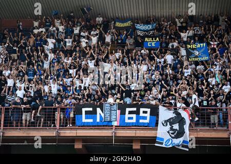 Genua, Italien. 12. September 2021. Fans des FC Internazionale zeigen ihre Unterstützung vor dem Fußballspiel der Serie A zwischen UC Sampdoria und FC Internazionale. Kredit: Nicolò Campo/Alamy Live Nachrichten Stockfoto