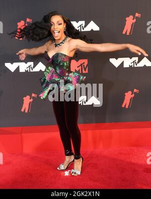 New York, USA. September 2021. Jamila Mustafa nimmt am 12. September 2021 im New Yorker Stadtteil Brooklyn an den MTV Video Music Awards 2021 im Barclays Center Teil. Foto: Jeremy Smith/imageSPACE Kredit: Imagespace/Alamy Live News Stockfoto