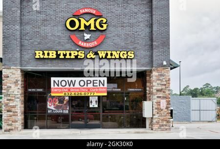 Houston, Texas USA 05-28-2021: OMG berühmte Barbque Schaufenster in Houston, TX. Fastfood-Restaurant zum Mitnehmen. Stockfoto