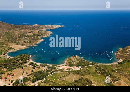 FRANKREICH. PYRENEES-ORIENTALES (66) LUFTAUFNAHME DER BUCHT VON PAULLES (GEMEINDE PORT-VENDRES). IM HINTERGRUND DER KAPBÄR Stockfoto