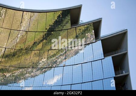 Frankreich. Pyrenees Orientales (66) Cerdagne Region. Odeillo. Der Solarofen in der Nähe von Font-Romeu Stockfoto