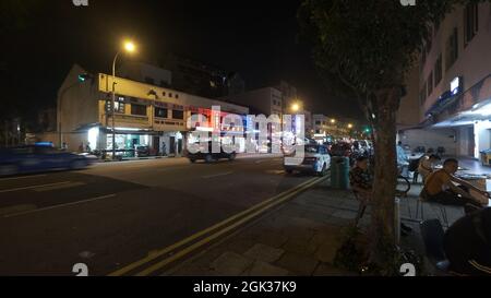 Geylang Road in Geylang Gegend Singapur bei Nacht Stockfoto