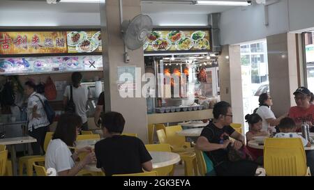 Einige der besten Hawker-Gerichte in Geylang, Singapur Stockfoto