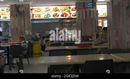 Einige der besten Hawker-Gerichte in Geylang, Singapur Stockfoto