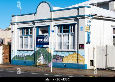 Polizeirevier mit Wandmalereien, Eltham, Taranaki, North Island, Neuseeland Stockfoto