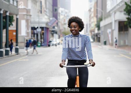 Zeit für einen Radweg in der Stadt Stockfoto