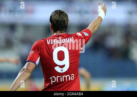Bergamo, Italien. 11. September 2021. Dusan Vlahovic von AFC Fiorentina Gesten während der Serie Ein Spiel zwischen Atalanta BC und ACF Fiorentina. Stockfoto