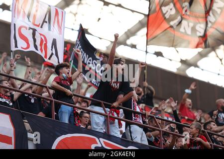 Mailand, Italien. September 2021. AC Mailand Anhänger während AC Mailand vs SS Lazio, Italienische Fußballserie A Spiel in Mailand, Italien, September 12 2021 Quelle: Independent Photo Agency/Alamy Live News Stockfoto