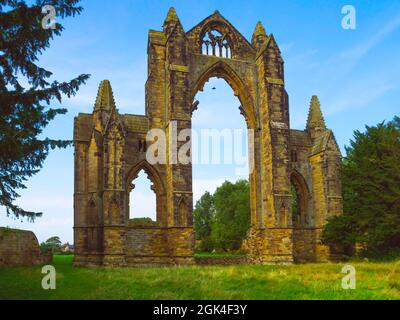 Die Ruinen des östlichen Ende ein 14. Jahrhundert Augustiner Kloster von Bruce Familie, später Könige von Schottland gegründet. Stockfoto