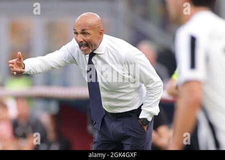 Napoli, Italien. September 2021. Luciano Spalletti Trainer des SSC Napoli reagiert während der Serie A 2021/2022 Fußballspiel zwischen SSC Napoli und Juventus FC im Diego Armando Maradona Stadion in Napoli (Italien), 11. September 2021. Foto Cesare Purini/Insidefoto Kredit: Insidefoto srl/Alamy Live News Stockfoto