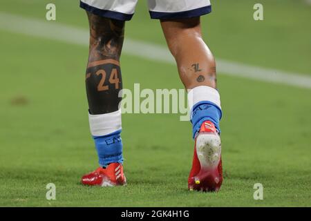 Napoli, Italien. 11. Sep, 2021. tattoo der Lorenzo Insigne von SSC Napoli während der Serie A 2021/2022 Fußballspiel zwischen SSC Napoli und Juventus FC im Diego Armando Maradona Stadion in Napoli (Italien), 11. September, 2021. Foto Cesare Purini/Insidefoto Kredit: Insidefoto srl/Alamy Live News Stockfoto