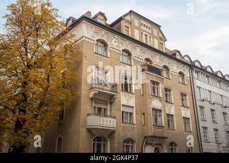 Jugendstilgebäude in der Ainmillerstrasse - München, Bayern, Deutschland Stockfoto