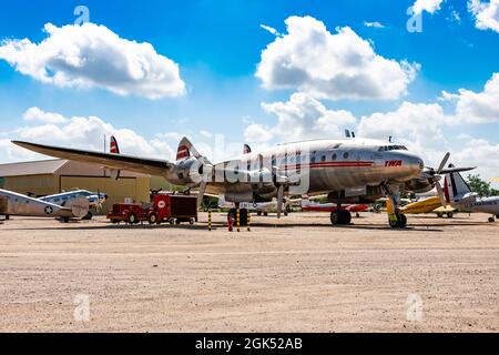 Tucson, AZ, Vereinigte Staaten - 2. September 2021: Lockheed L-049 Constellation (Tail number: N90831) Star of Switzerland, on Display at Pima Air & Space Stockfoto