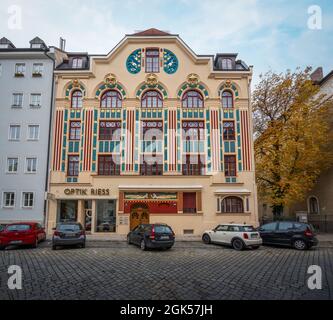 Jugendstilgebäude in der Ainmillerstrasse - München, Bayern, Deutschland Stockfoto