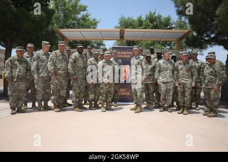 FORT BLISS, Texas – führende Persönlichkeiten des 32d Air and Missile Defense Command versammelten sich im Mission Training Center auf Fort Bliss, um vom 3. Bis 5. August 2021 eine vierteljährliche Theaterbesprechung durchzuführen. Stockfoto