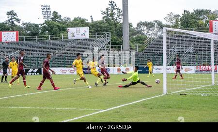 Der FC Hyderabad gewinnt 5-0 gegen Assam-Gewehre in einem Spiel der Gruppe D, das auf dem Mohun Bagan-Boden in Kalkata gespielt wird. (Foto von Amlan Biswas/Pacific Press) Stockfoto