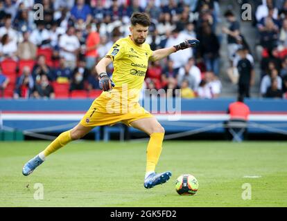 Torwart von Clermont Arthur Desmas während des französischen Ligue 1 Fußballspiels zwischen Paris Saint-Germain (PSG) und Clermont Foot 63 am 11. September 2021 im Stadion Parc des Princes in Paris, Frankreich - Foto Jean Catuffe / DPPI Stockfoto