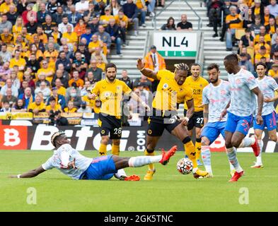 Bild: Gustavo Pantano/AHPIX LTD, Football, Premier League, Wolverhampton Wanderers gegen Manchester United, Molineux Stadium, Wolverhampton, UK, 29/08/ Stockfoto