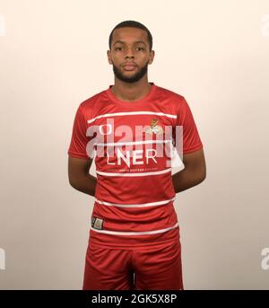 Bild Howard Roe/AHPIX LTD, Fußball, Sky Bet League One, Doncaster Rovers Keepmoat Stadium, Doncaster, Großbritannien, 31/07/2021, AJ Greaves Stockfoto