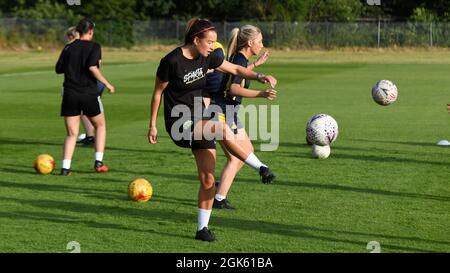 Bild: Andrew Roe/AHPIX LTD, Football, Doncaster Belles Training Session, 25/06/21, Cantley Park, Doncaster, UK Howard Roe >>>>07973739229 Stockfoto