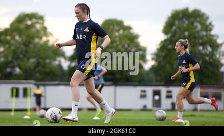 Bild: Andrew Roe/AHPIX LTD, Football, Doncaster Belles Training Session, 25/06/21, Cantley Park, Doncaster, UK Howard Roe >>>>07973739229 Stockfoto