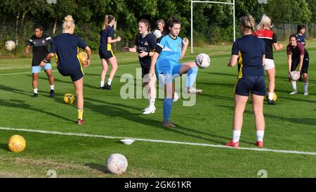 Bild: Andrew Roe/AHPIX LTD, Football, Doncaster Belles Training Session, 25/06/21, Cantley Park, Doncaster, UK Howard Roe >>>>07973739229 Stockfoto