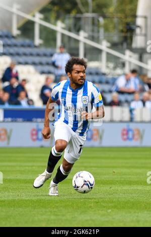 Duane Holmes von Huddersfield Town bei einem Angriff.Foto: Liam Ford/AHPIX LTD, Football, EFL Championship, Huddersfield Town gegen Fulham, John Smiths Stadion Stockfoto